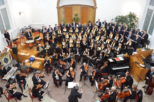 2016. 12. 04-én karácsonyi örömzenélés a Baptista Kórussal